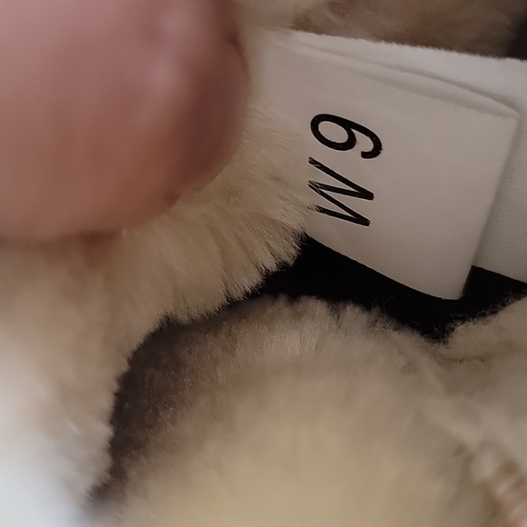 UGG Tan Suede Boots with Shearling - Picture 6 of 7